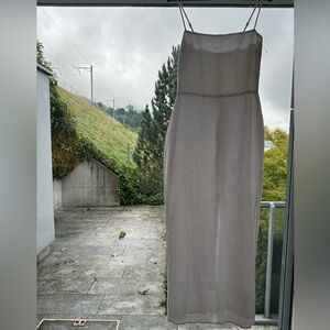 REFORMATION- white linen maxi dress- SZE 6- simple and classy